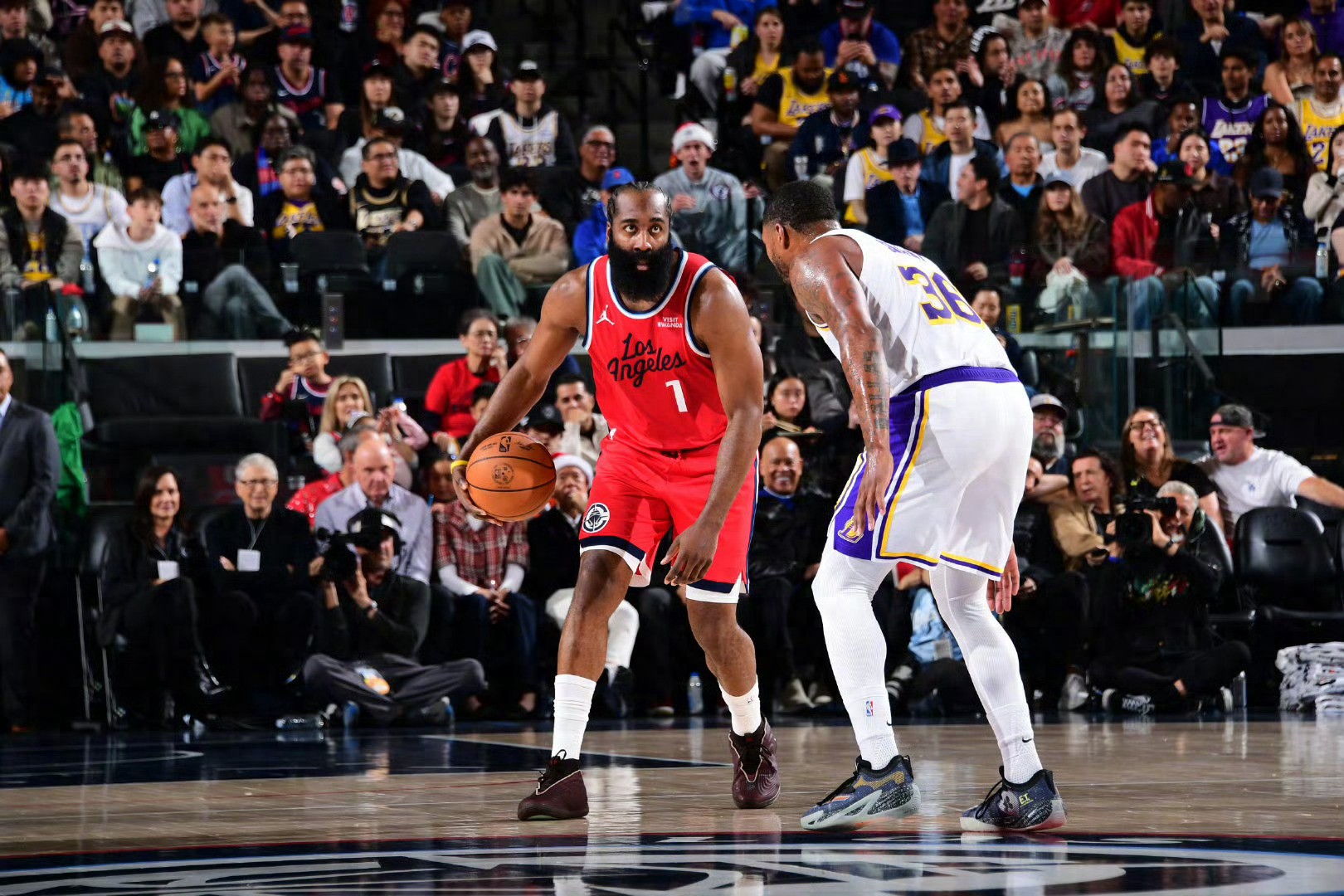 5名首发伤停4人！湖人或将开启验货之战，大交易真的要来了？